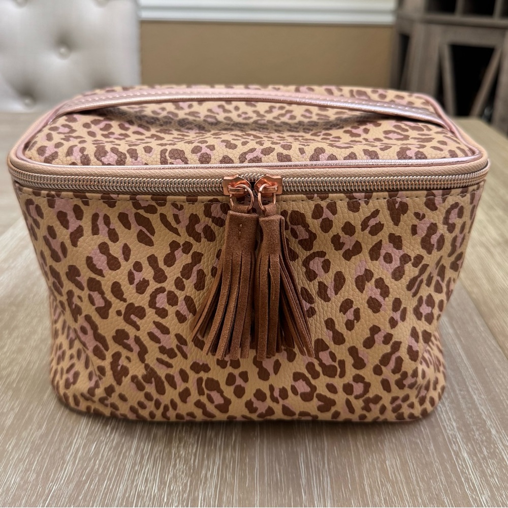 NEW Leopard Animal Print Makeup Cosmetic Bag with Tassels - Picture 2 of 10